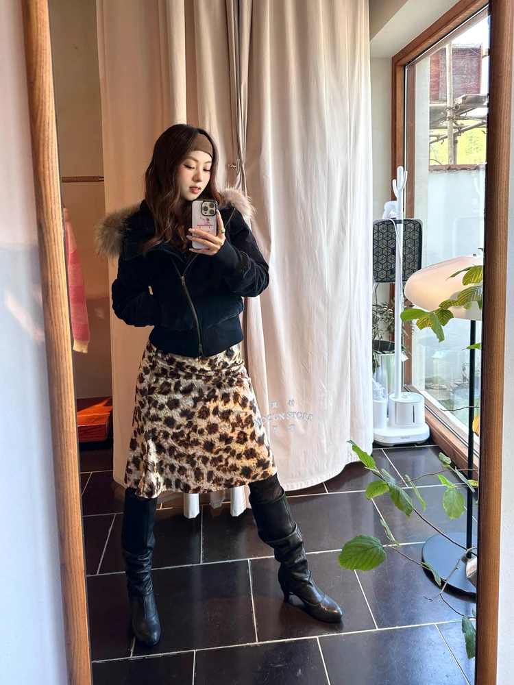 Sexy Print Velvet Half-length Skirt Women's High-waist A-line Fish-tail Skirt Autumn Winter City Commute Casual Wear
Sexy Print Velvet Half-length Skirt Women's High-waist A-line Fish-tail Skirt Autumn Winter City Commute Casual Wear