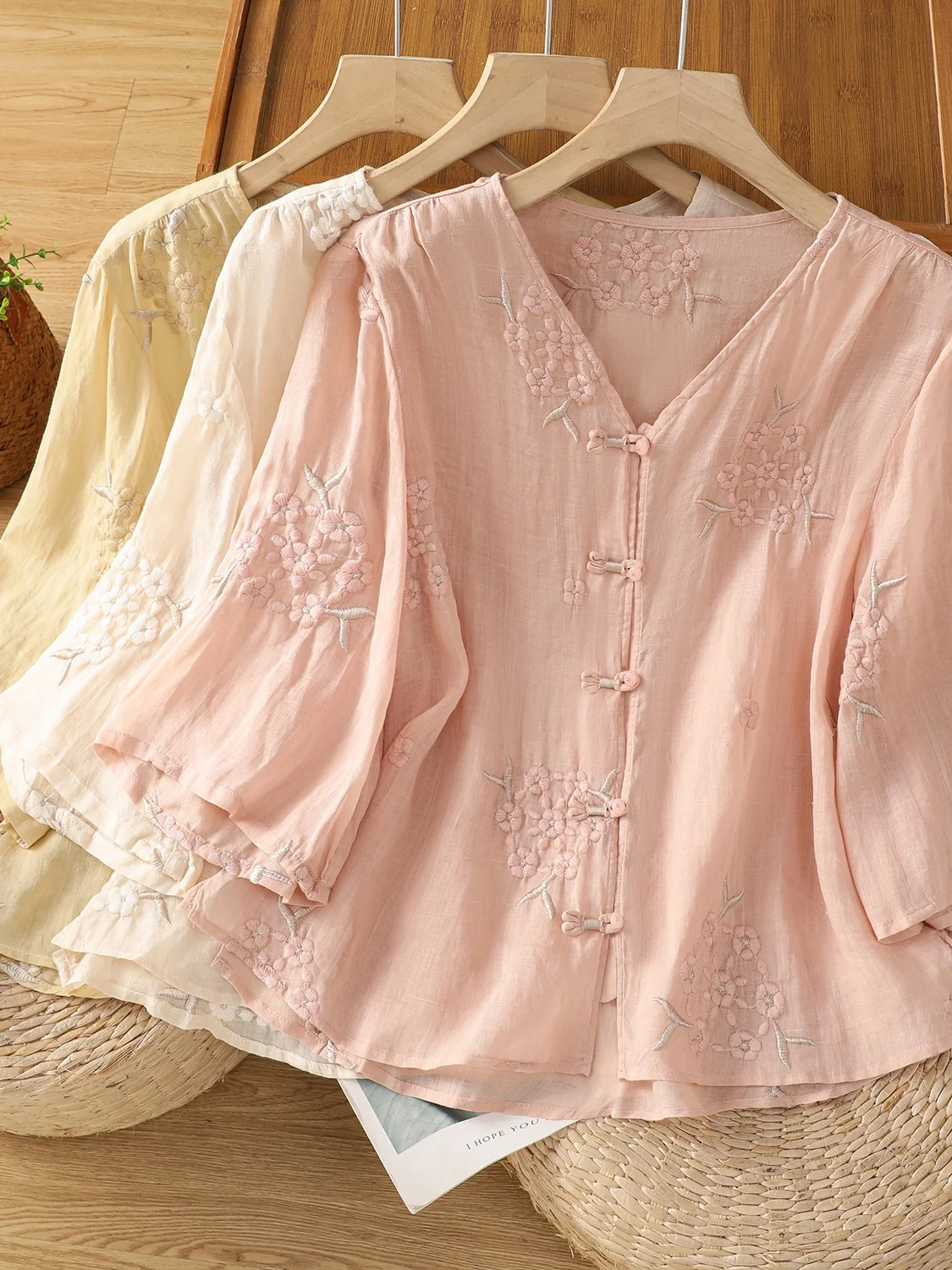 Ретро-платье из льна свободного кроя с круглым вырезом для женщин больших размеров: комфортное, дышащее, повседневное, в винтажном стиле
Ретро-платье из льна свободного кроя с круглым вырезом для женщин больших размеров: комфортное, дышащее, повседневное, в винтажном стиле