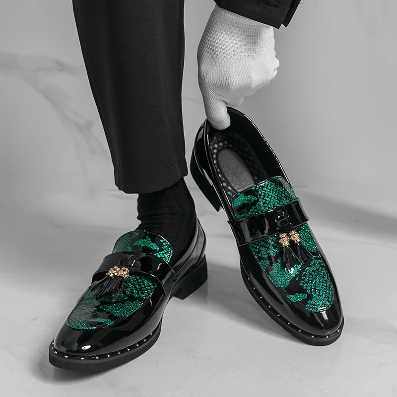 Men Loafers PU Tassel Decoration Low Heel Business Men Shoes Size 39-47
Men Loafers PU Tassel Decoration Low Heel Business Men Shoes Size 39-47