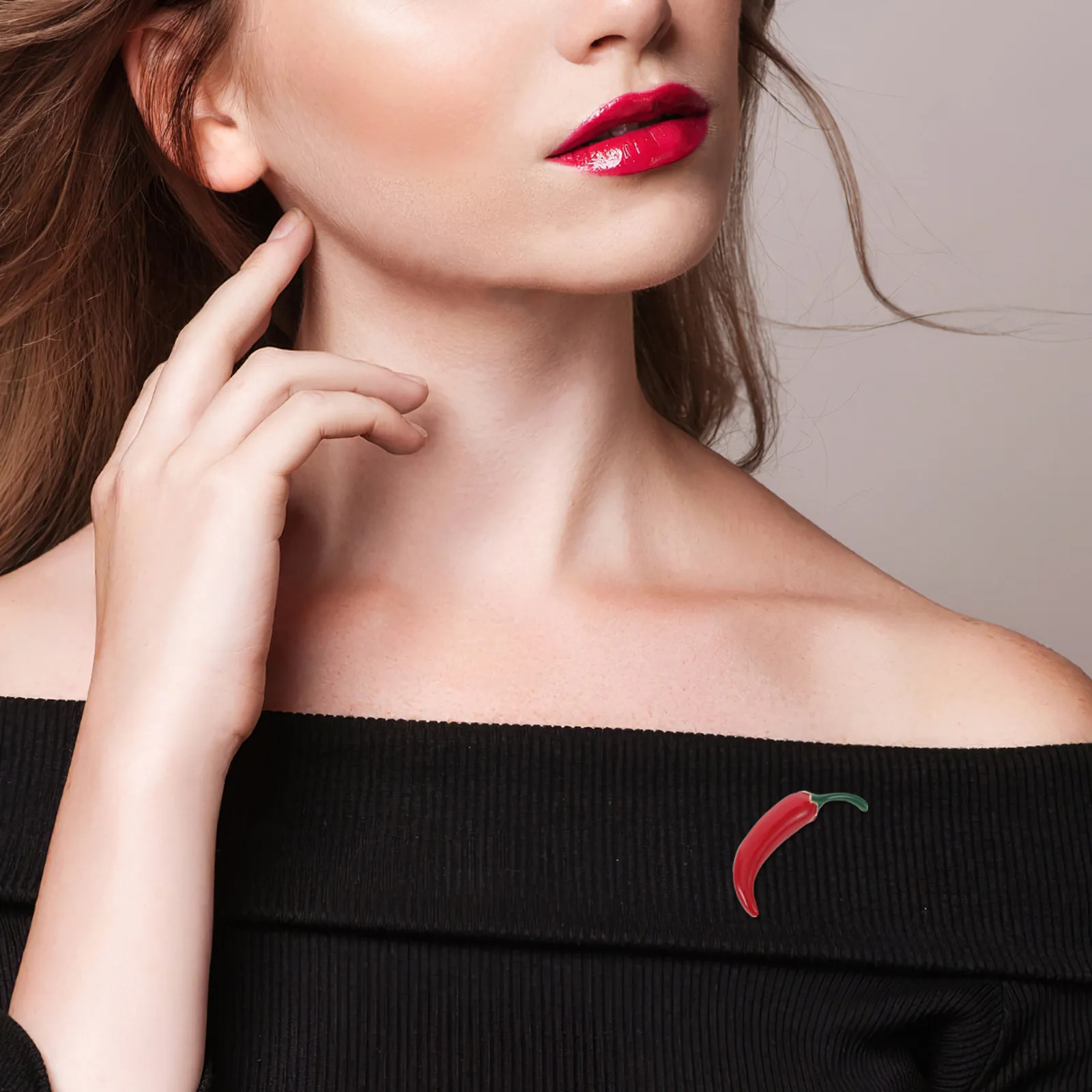 Red Chili Pepper Brooches Metal Enamel Pin for Women Cute Cartoon Vegetable Lapel Pin Food Lapel Badge Dress Suit Collar Jewelry
Red Chili Pepper Brooches Metal Enamel Pin for Women Cute Cartoon Vegetable Lapel Pin Food Lapel Badge Dress Suit Collar Jewelry