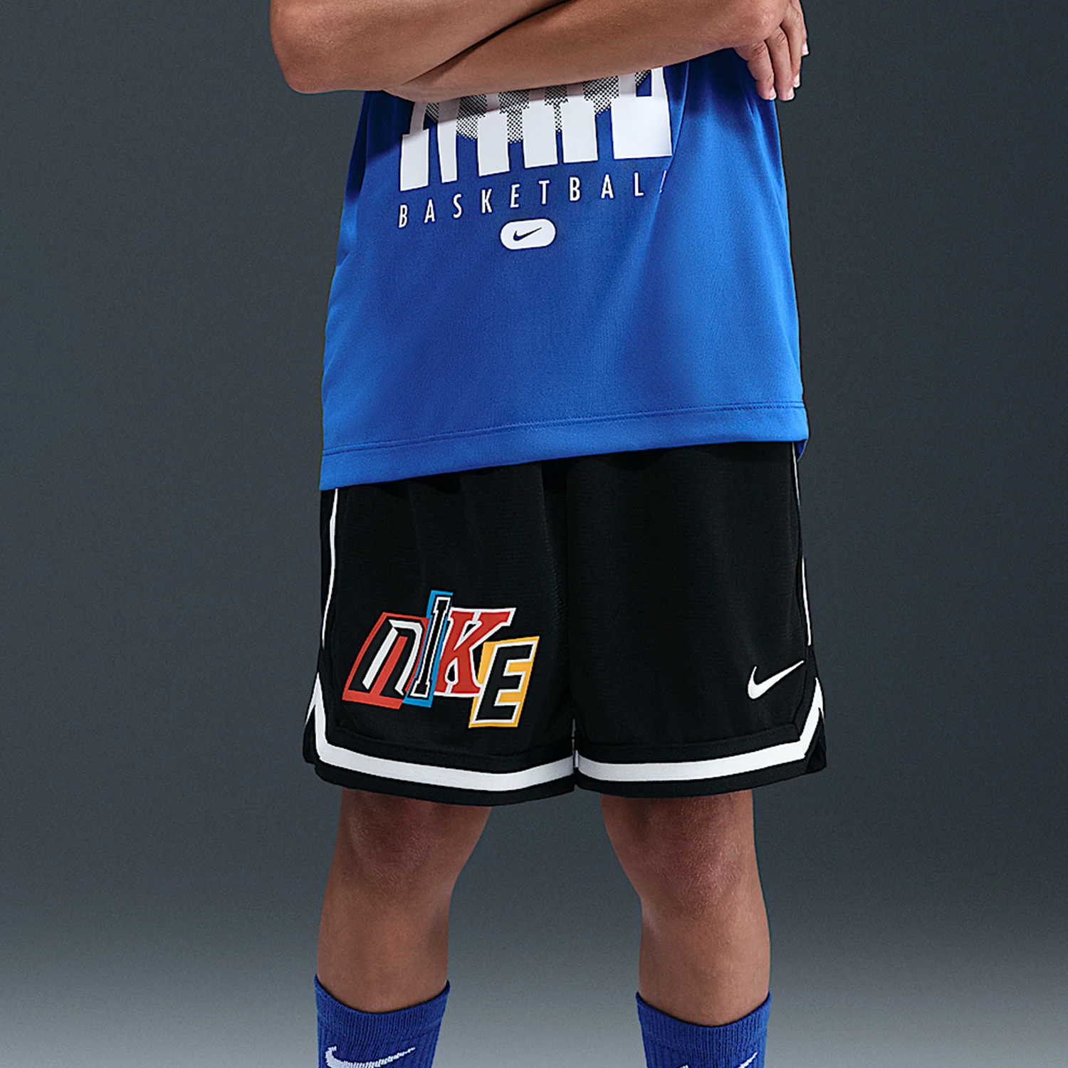 Оригинальные летние детские баскетбольные спортивные шорты Nike из дышащей ткани свободного кроя IM3394-010
Оригинальные летние детские баскетбольные спортивные шорты Nike из дышащей ткани свободного кроя IM3394-010