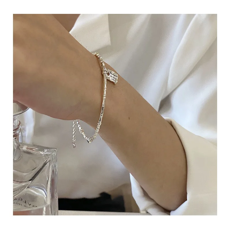 New English Square Brand Broken Silver Bracelet Women's Niche Design High-end Trendy Girlfriend Gift Jewelry
New English Square Brand Broken Silver Bracelet Women's Niche Design High-end Trendy Girlfriend Gift Jewelry