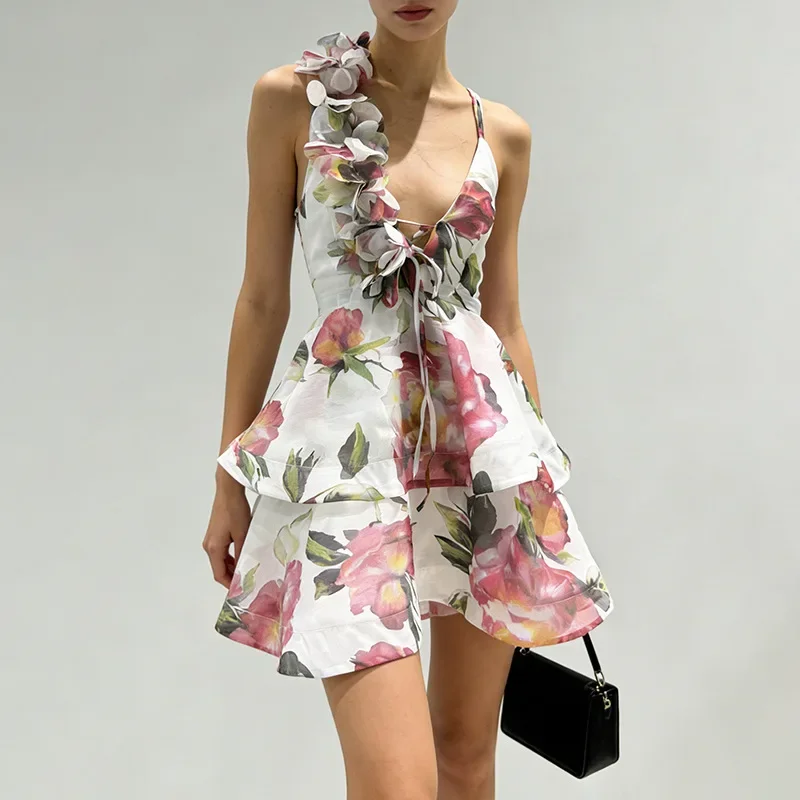 Шикарное мини-платье с цветочным принтом, приталенное, с V-образным вырезом, открытой спиной, на шнуровке, юбка А-силуэта, с оборками, в стиле бохо, для вечеринок, женское
Шикарное мини-платье с цветочным принтом, приталенное, с V-образным вырезом, открытой спиной, на шнуровке, юбка А-силуэта, с оборками, в стиле бохо, для вечеринок, женское