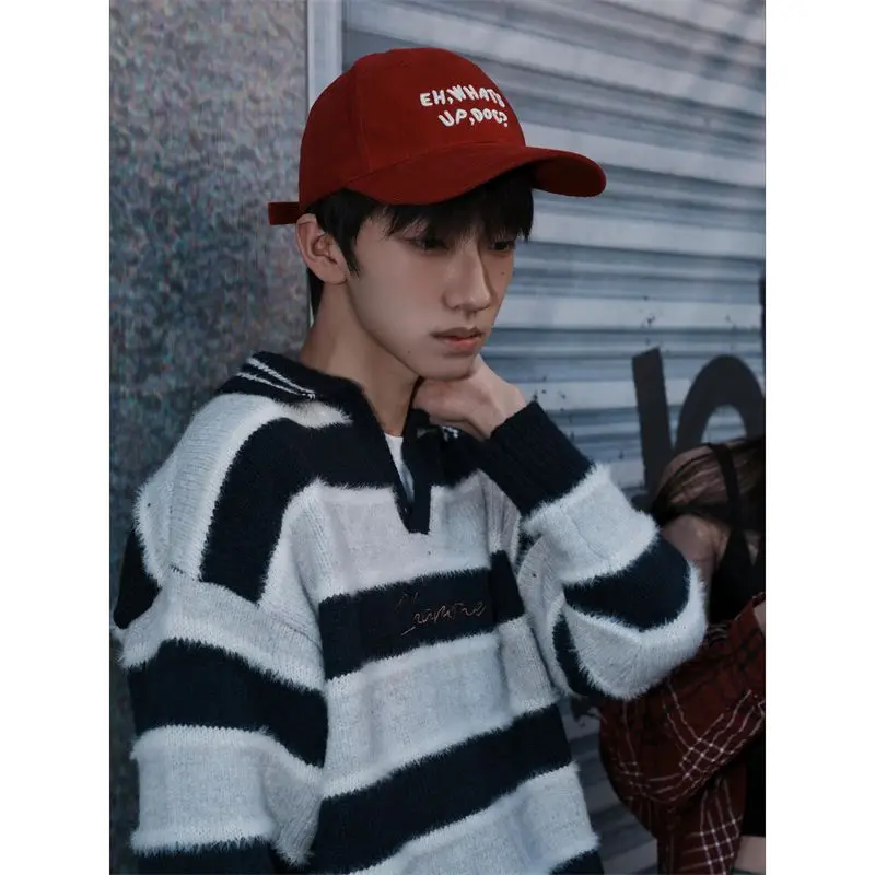 Осенне-зимний мужской вязаный свитер в американском ретро-стиле, свободного кроя, с V-образным вырезом, в полоску, в стиле High Street, модный, свободный крой, с круглым вырезом
Осенне-зимний мужской вязаный свитер в американском ретро-стиле, свободного кроя, с V-образным вырезом, в полоску, в стиле High Street, модный, свободный крой, с круглым вырезом