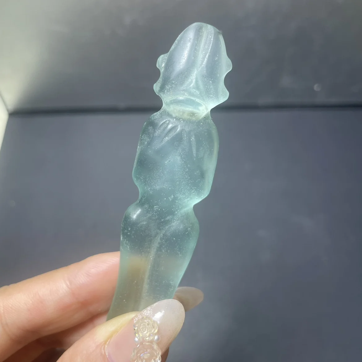 Ancient China Hongshan Culture Blue Crystal Carved Sun God Helios Amulet Home Decoration Accessories
Ancient China Hongshan Culture Blue Crystal Carved Sun God Helios Amulet Home Decoration Accessories