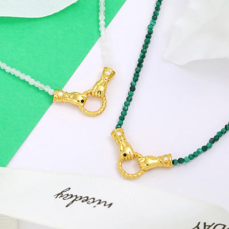 Hot-Selling Hand in Hand Necklace for Women – Natural Malachite Retro Beaded Choker, New Light Luxury
Hot-Selling Hand in Hand Necklace for Women – Natural Malachite Retro Beaded Choker, New Light Luxury