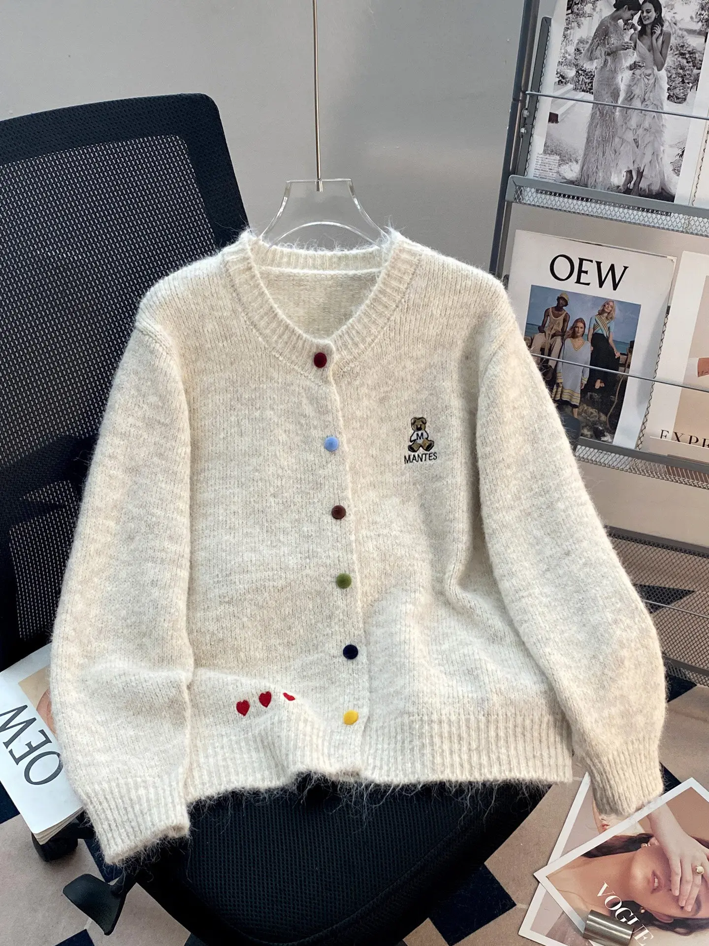 Свитер с вышивкой, кардиган для женщин, осень/зима, новые милые джемперы, милые модные студенческие мягкие и свободные универсальные вязаные куртки
Свитер с вышивкой, кардиган для женщин, осень/зима, новые милые джемперы, милые модные студенческие мягкие и свободные универсальные вязаные куртки