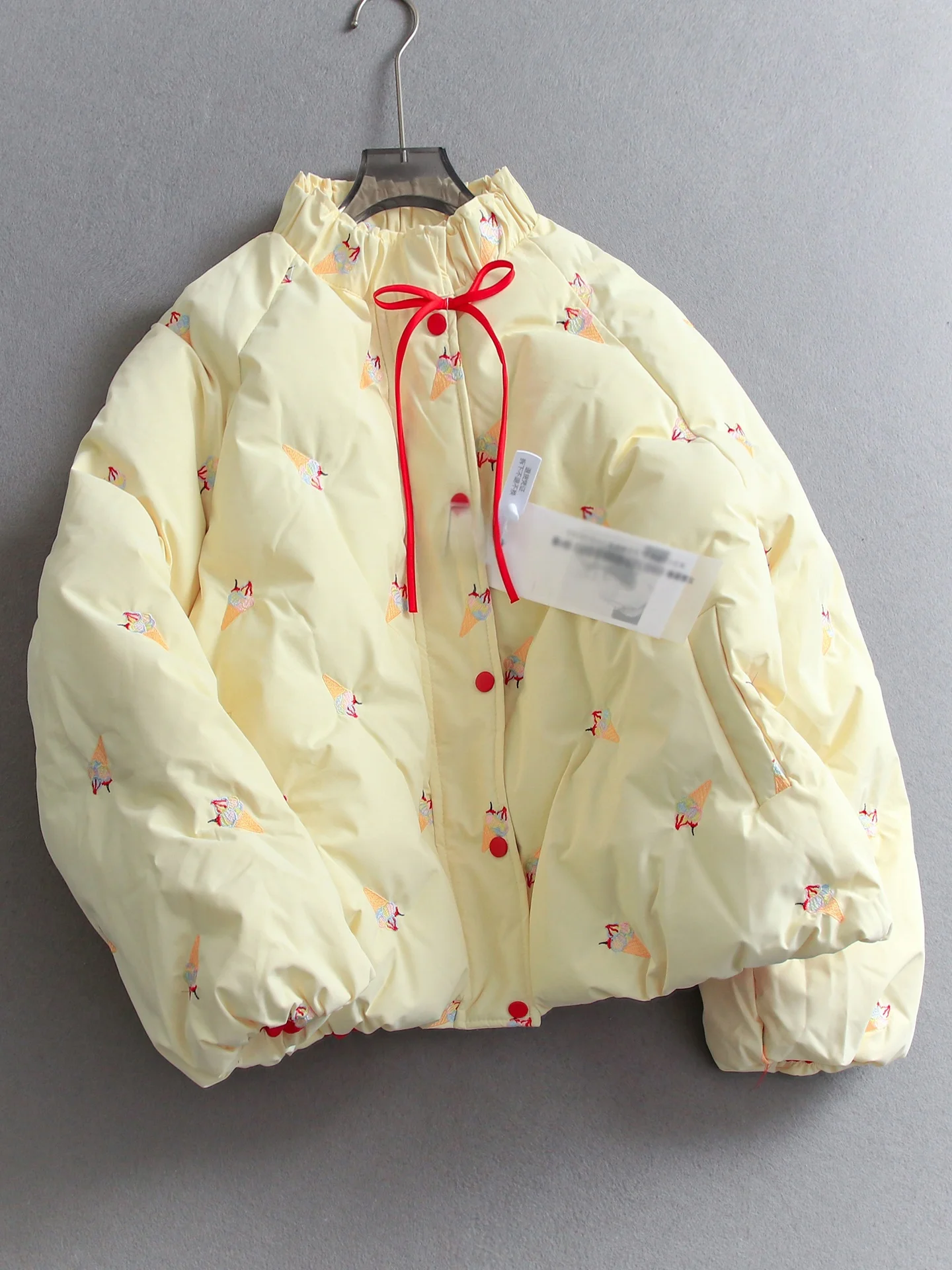 Cute Ice Cream Embroidery Bow Knot Loose Thick Warm Anti-Aging Long Sleeve Jacket Women Cotton Clothes Sweet Style Q724
Cute Ice Cream Embroidery Bow Knot Loose Thick Warm Anti-Aging Long Sleeve Jacket Women Cotton Clothes Sweet Style Q724