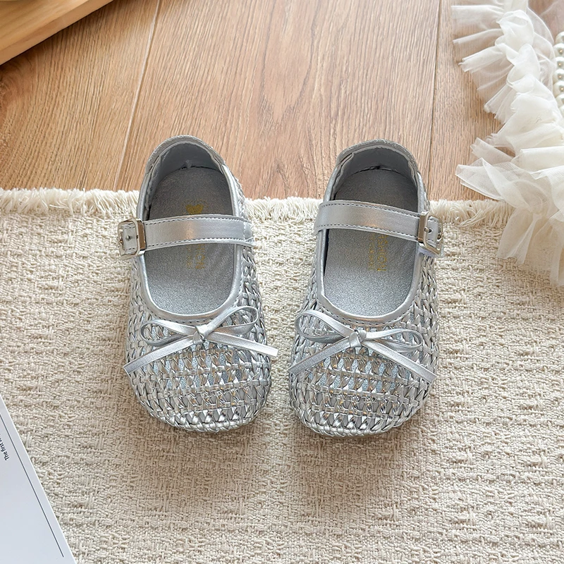 Kids Casual Shoes Weave Simple Bows Girls Princess Shoes Korean Style Versatile 2026 Summer New Children Flat Shoes Breathable
Kids Casual Shoes Weave Simple Bows Girls Princess Shoes Korean Style Versatile 2026 Summer New Children Flat Shoes Breathable
