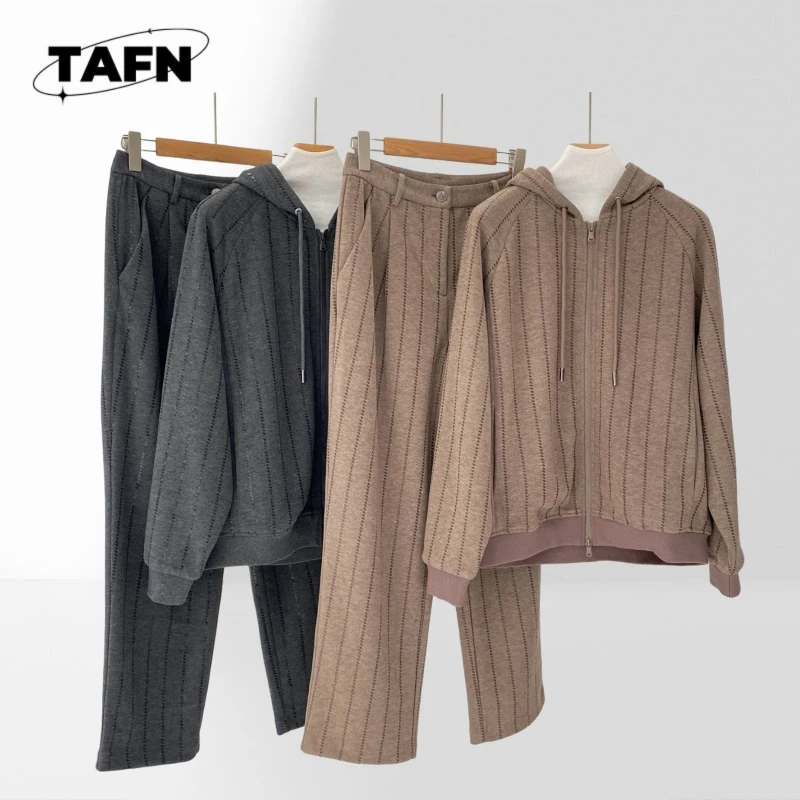 Comfy Women's Jogger Pants Set for Running Errands Chic Women's Pants Set for Casual and Work Wear Pants Set for Everyday AK2158
Comfy Women's Jogger Pants Set for Running Errands Chic Women's Pants Set for Casual and Work Wear Pants Set for Everyday AK2158