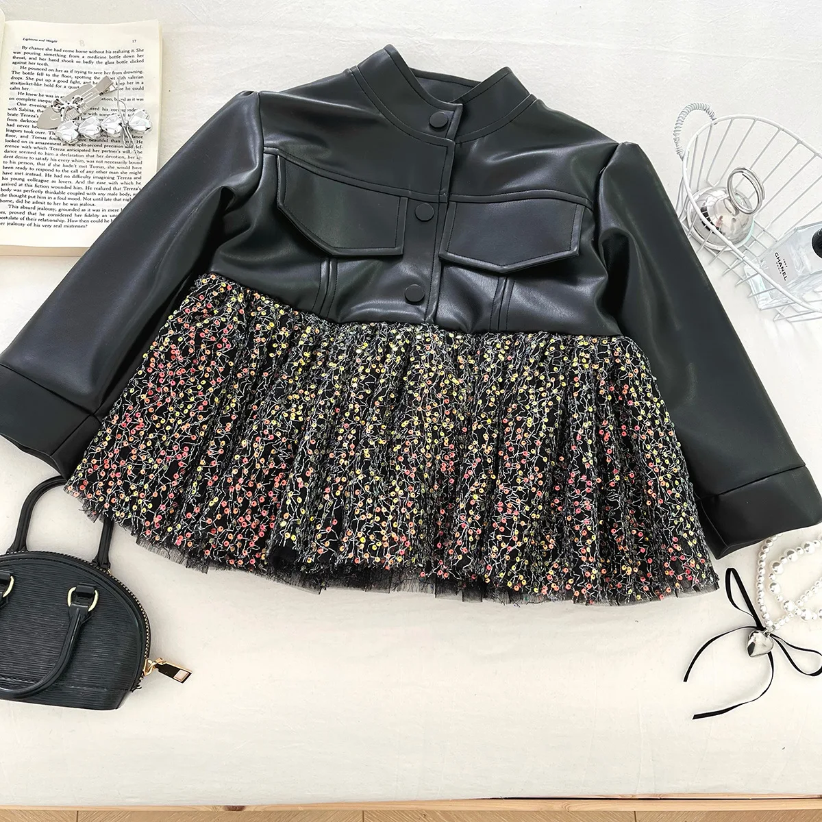 2025 Autumn Girls Premium PU Leather Jacket Elegant Top Kids Fashion 2-8 Years Clothes Easy Match Outfit Trendy Toddler Clothes
2025 Autumn Girls Premium PU Leather Jacket Elegant Top Kids Fashion 2-8 Years Clothes Easy Match Outfit Trendy Toddler Clothes