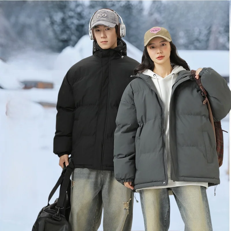 Новое мужское теплое пальто с хлопковой подкладкой и капюшоном, универсальное модное городское зимнее пальто стандартной длины с воротником-стойкой
Новое мужское теплое пальто с хлопковой подкладкой и капюшоном, универсальное модное городское зимнее пальто стандартной длины с воротником-стойкой