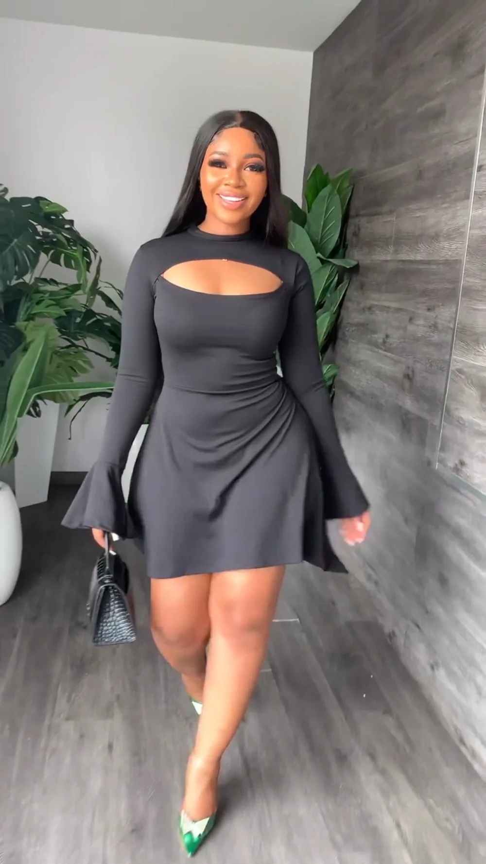 Casual Work Wear Dresses for Women Sexy Hollow Out Flare Sleeve Mini Dresses Autumn Solid Birthday Party Female Dress Vestidos
Casual Work Wear Dresses for Women Sexy Hollow Out Flare Sleeve Mini Dresses Autumn Solid Birthday Party Female Dress Vestidos