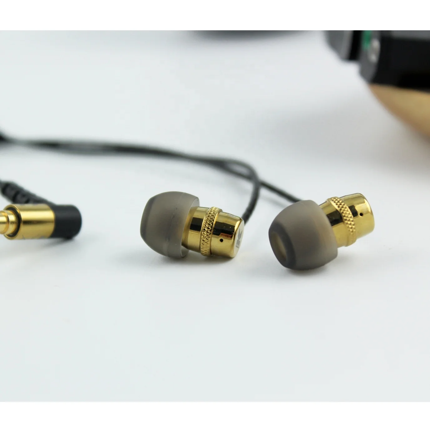 Mini Audiophile Earbuds Wired Noise Cancellation Headset Headphones
Mini Audiophile Earbuds Wired Noise Cancellation Headset Headphones