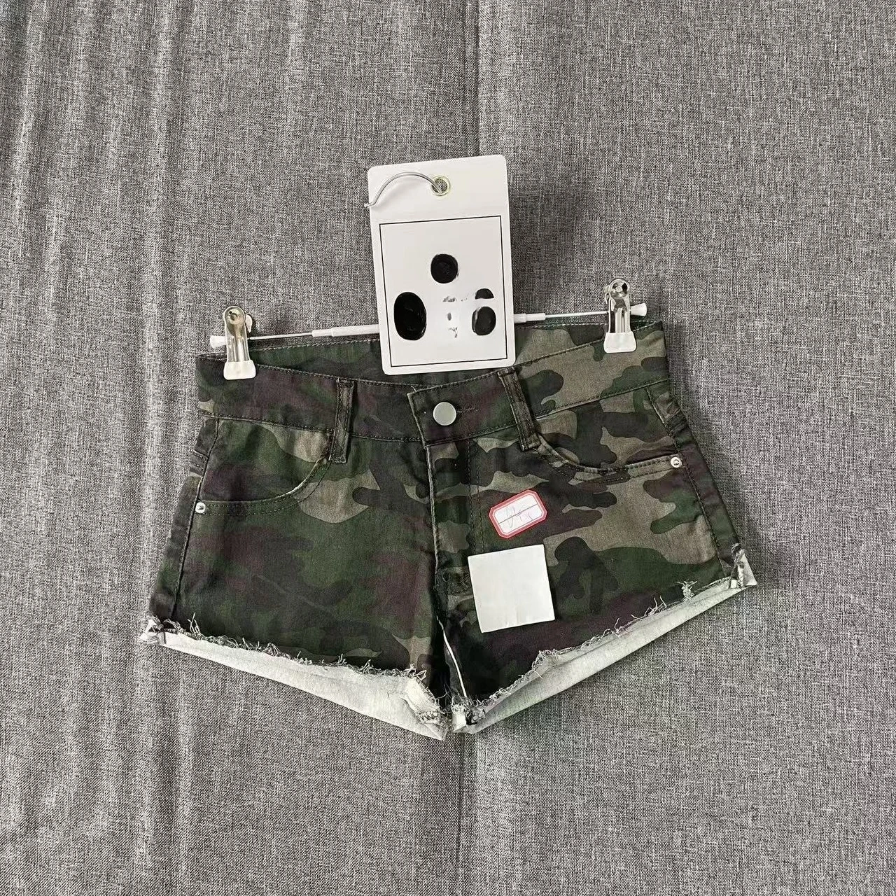 Новые летние сексуальные джинсовые шорты-камуфляж для женщин, с низкой посадкой, облегающие, джинсовые шорты-шортики
Новые летние сексуальные джинсовые шорты-камуфляж для женщин, с низкой посадкой, облегающие, джинсовые шорты-шортики