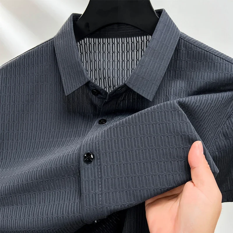 Men's Ice Silk Short Sleeved Shirt, Summer Business Casual Thin Style Seamless Lapel Shirt
Men's Ice Silk Short Sleeved Shirt, Summer Business Casual Thin Style Seamless Lapel Shirt