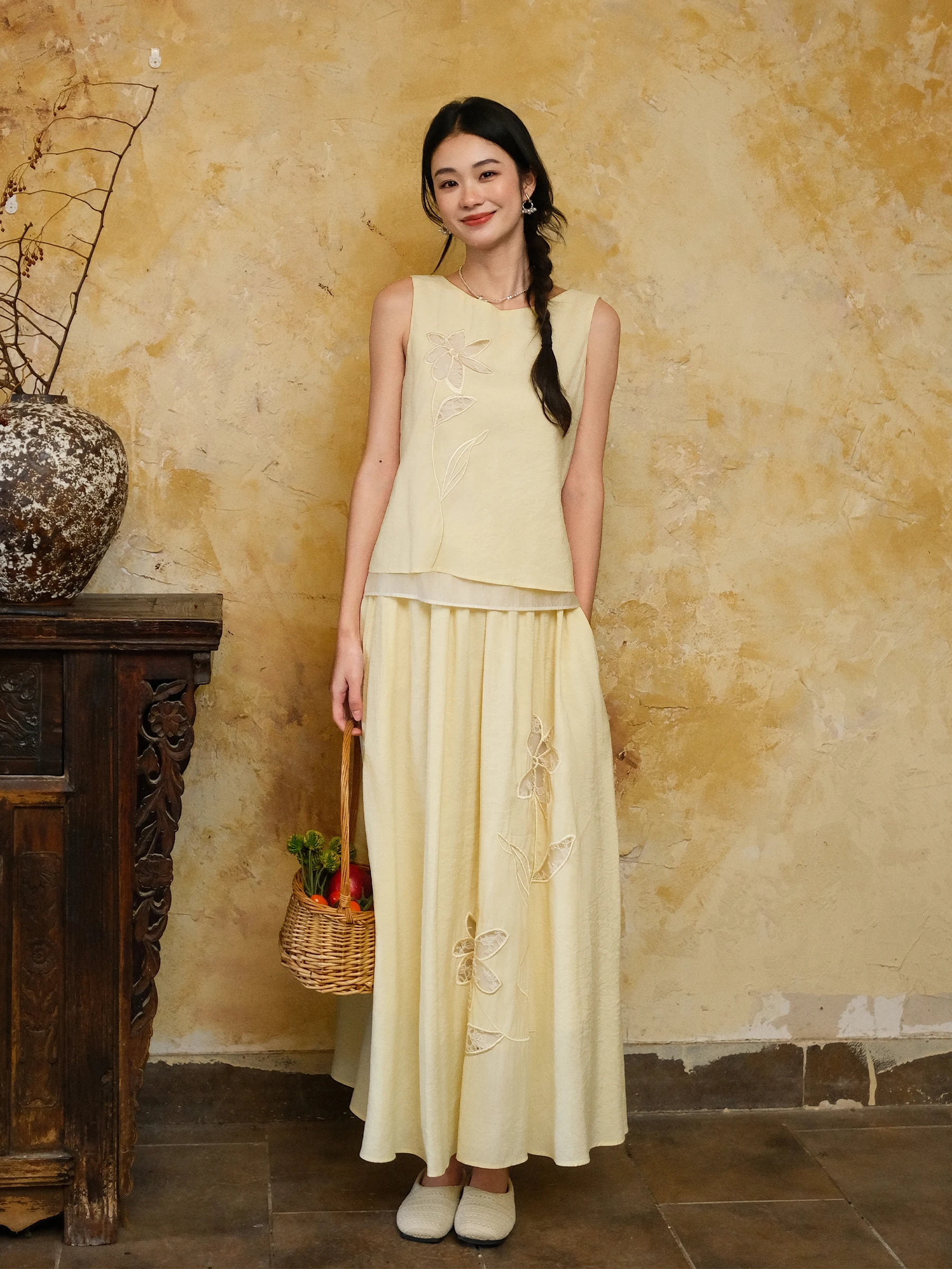 LAZYZ Summer 2026 New Style Fashionable Embroidered Lace Sleeveless Women's Set High Waist Midi Skirt And Top Two-Piece Suit
LAZYZ Summer 2026 New Style Fashionable Embroidered Lace Sleeveless Women's Set High Waist Midi Skirt And Top Two-Piece Suit