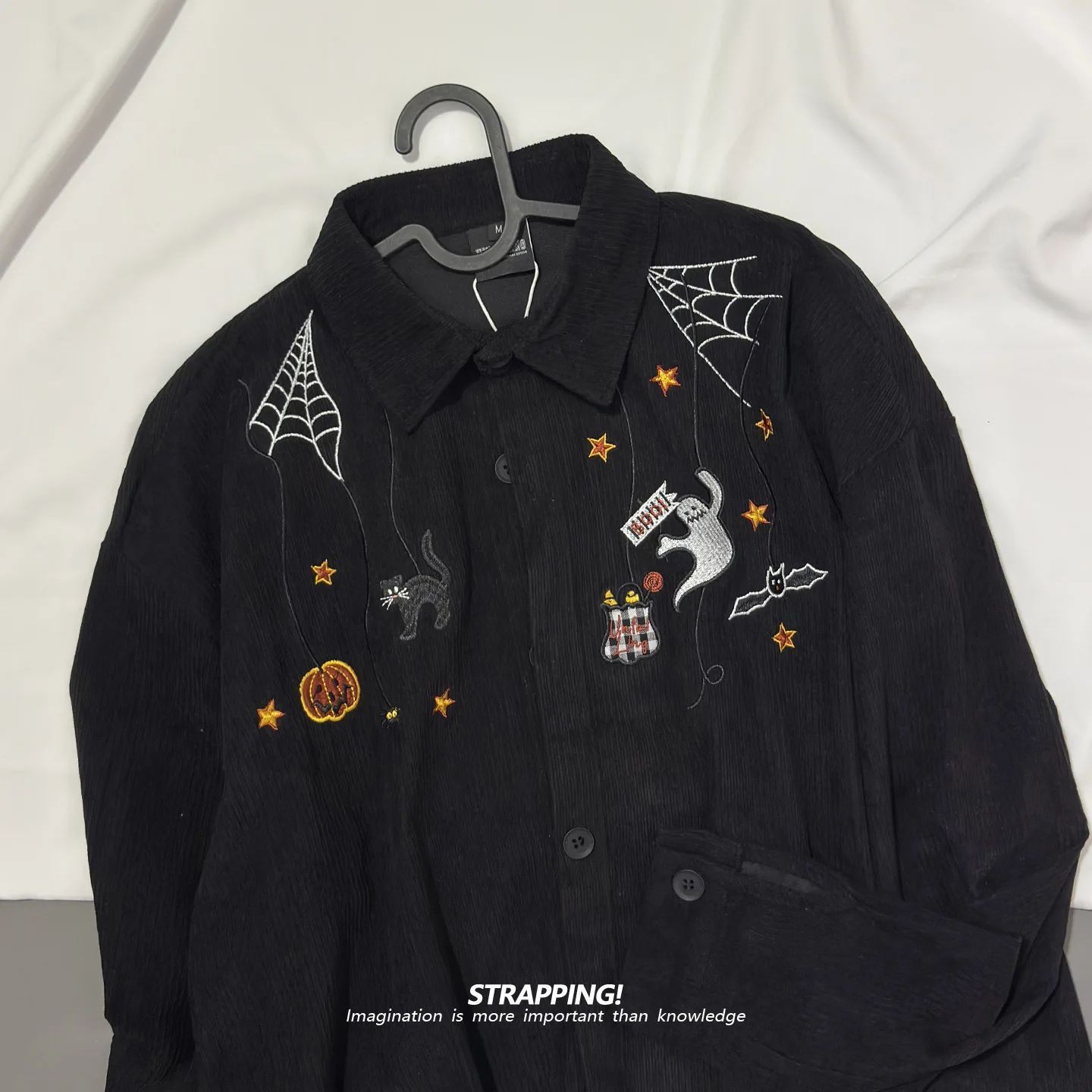 Strapping Halloween American Embroidered Corduroy Long Sleeve Shirt Men's Retro Street Style Loose Fit Polyester Summer Shirt
Strapping Halloween American Embroidered Corduroy Long Sleeve Shirt Men's Retro Street Style Loose Fit Polyester Summer Shirt