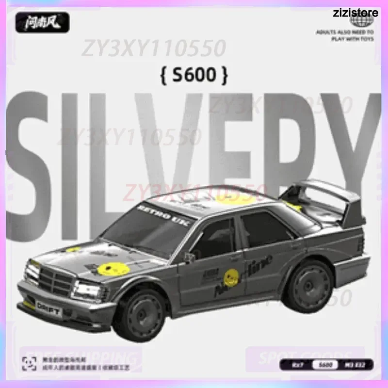1/43 Drift Mini Rc Car 2.4g Fully Proportional 3-Speed Variable Speed Jdm Drift Remote Control Car Desktop Boychildren'Stoy Gift
1/43 Drift Mini Rc Car 2.4g Fully Proportional 3-Speed Variable Speed Jdm Drift Remote Control Car Desktop Boychildren'Stoy Gift