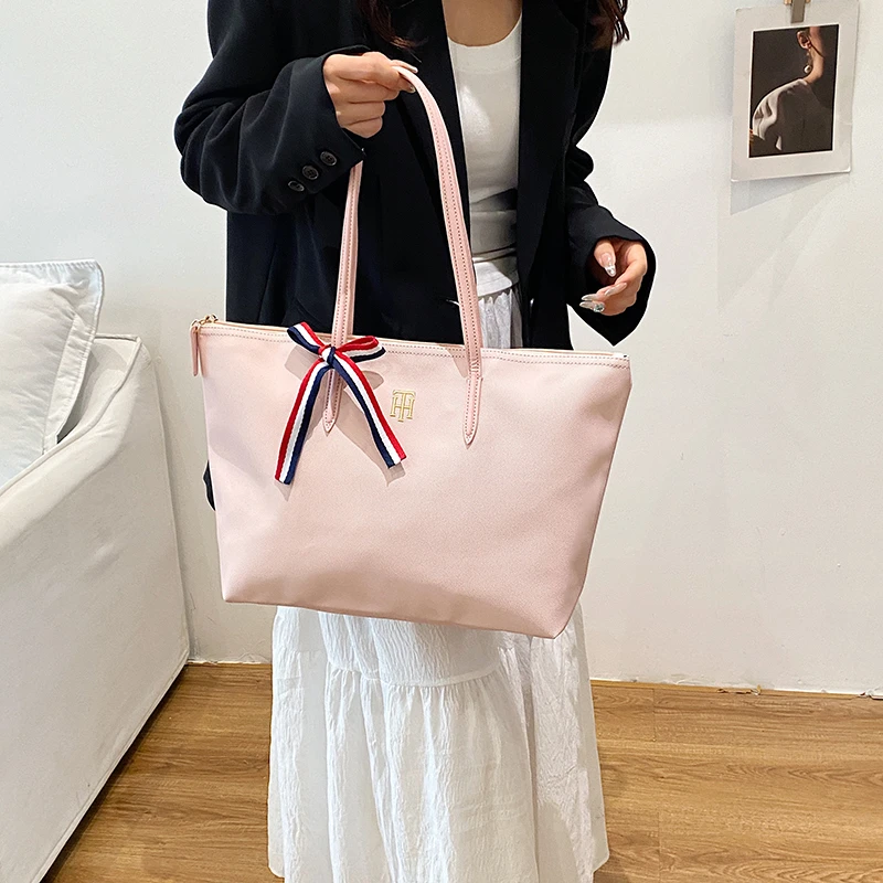 Women's Water Resistant Tote Bag Nylon Fabric Shoulder Bag Spacious Handbag for Work School
Women's Water Resistant Tote Bag Nylon Fabric Shoulder Bag Spacious Handbag for Work School