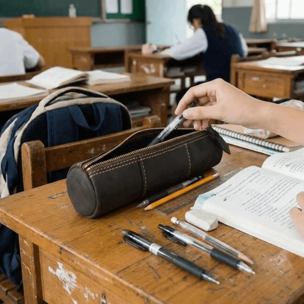 Handmade Leather Pencil Case Genuine Cowhide Zipper Closure Leather Pen Bag Portable Retro Zipper Pencil Holder Office Supplies
Handmade Leather Pencil Case Genuine Cowhide Zipper Closure Leather Pen Bag Portable Retro Zipper Pencil Holder Office Supplies