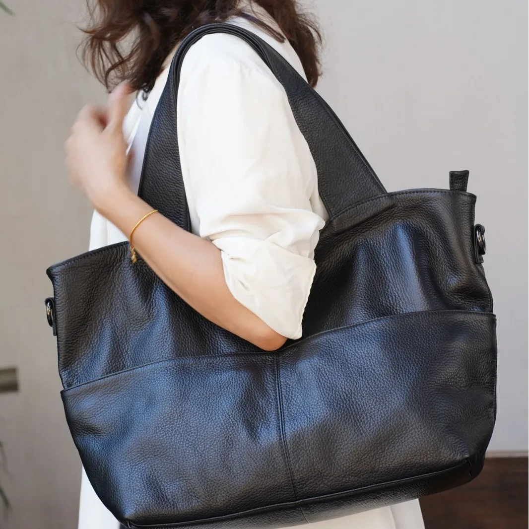 European and American retro women's bags, new personalized shoulder handbags, large-capacity cowhide bags, retro car stitches
European and American retro women's bags, new personalized shoulder handbags, large-capacity cowhide bags, retro car stitches