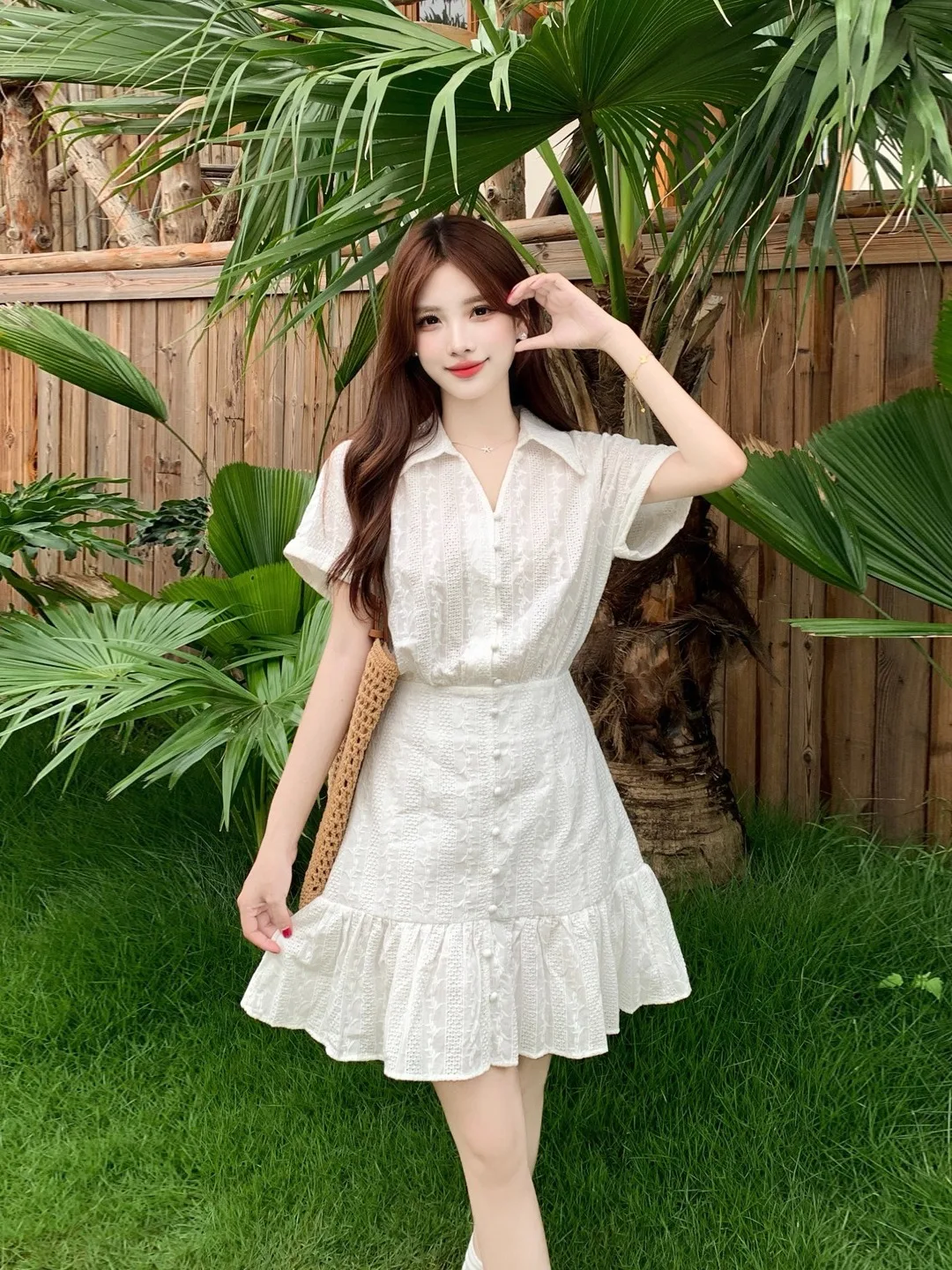 plus Size Collar Short Sleeve Dress Slimming Waist Design Summer New Style Korean Version A-Line Long Dress City Walk
plus Size Collar Short Sleeve Dress Slimming Waist Design Summer New Style Korean Version A-Line Long Dress City Walk