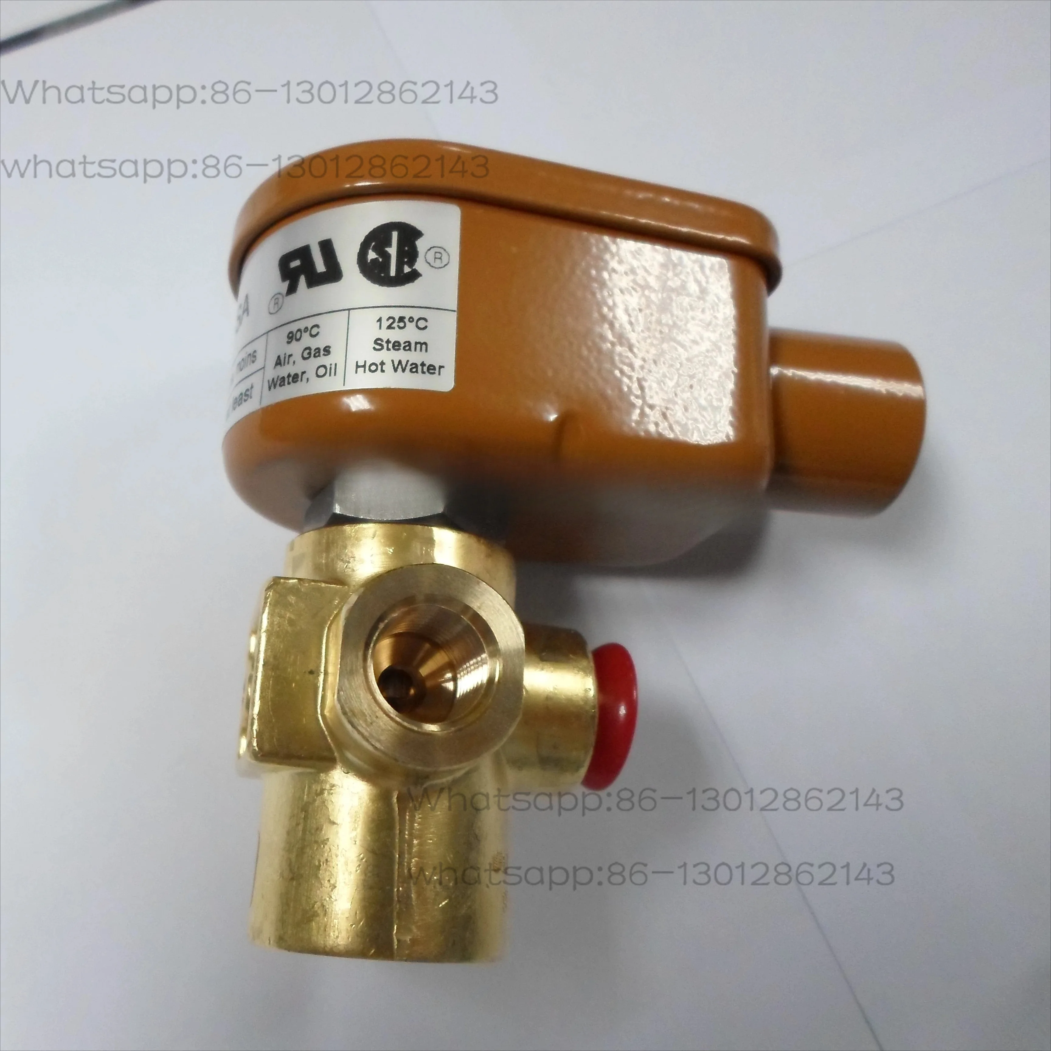 39418926 screw air compressor 110V load solenoid valve induction switch.
39418926 screw air compressor 110V load solenoid valve induction switch.