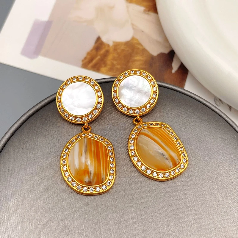 Designer European Style Women Vintage Irregular Zircon Shell Nature Stone 18k Gold Palted Dangle Earrings Jewelry Set
Designer European Style Women Vintage Irregular Zircon Shell Nature Stone 18k Gold Palted Dangle Earrings Jewelry Set