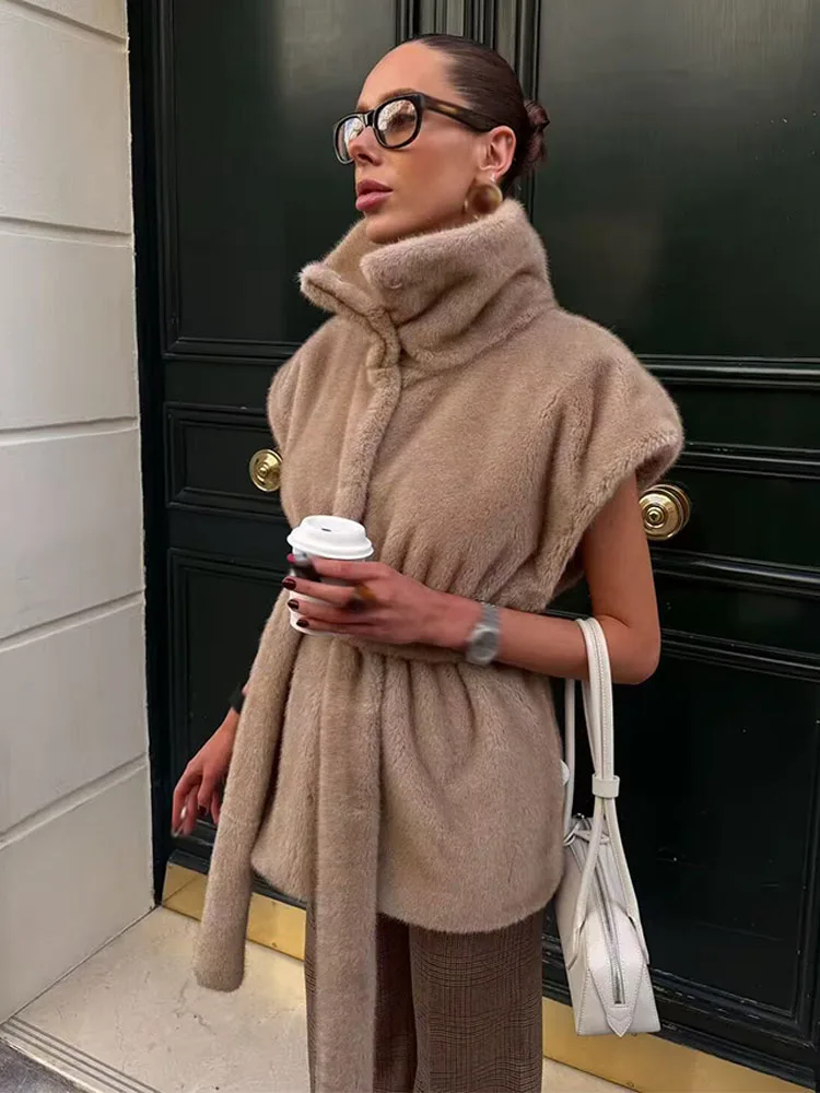 HH Women Spring Fashion Vests High Waist Turtleneck Sleeveless Belt Decoration Single Breasted Female Casual Loose Waistcoats
HH Women Spring Fashion Vests High Waist Turtleneck Sleeveless Belt Decoration Single Breasted Female Casual Loose Waistcoats