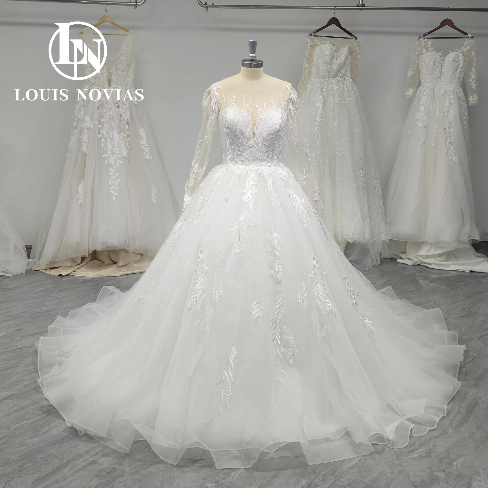 LOUIS NOVIAS A-Line Long Sleeve Wedding Dress Vestidos De Novia Illusion Sweetheart Embroidery Wedding Gown Backless Real Photo
LOUIS NOVIAS A-Line Long Sleeve Wedding Dress Vestidos De Novia Illusion Sweetheart Embroidery Wedding Gown Backless Real Photo