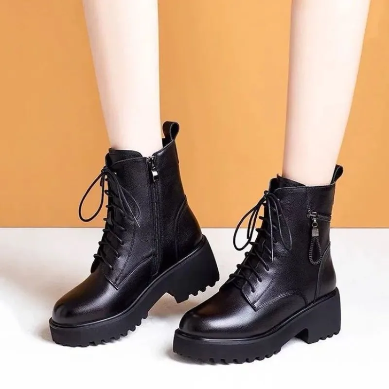 New Thick-soled, Chunky Women's Boots with Lace-up and Fleece Anti-slip British-style Ankle Boots for Autumn and Winter 2026
New Thick-soled, Chunky Women's Boots with Lace-up and Fleece Anti-slip British-style Ankle Boots for Autumn and Winter 2026