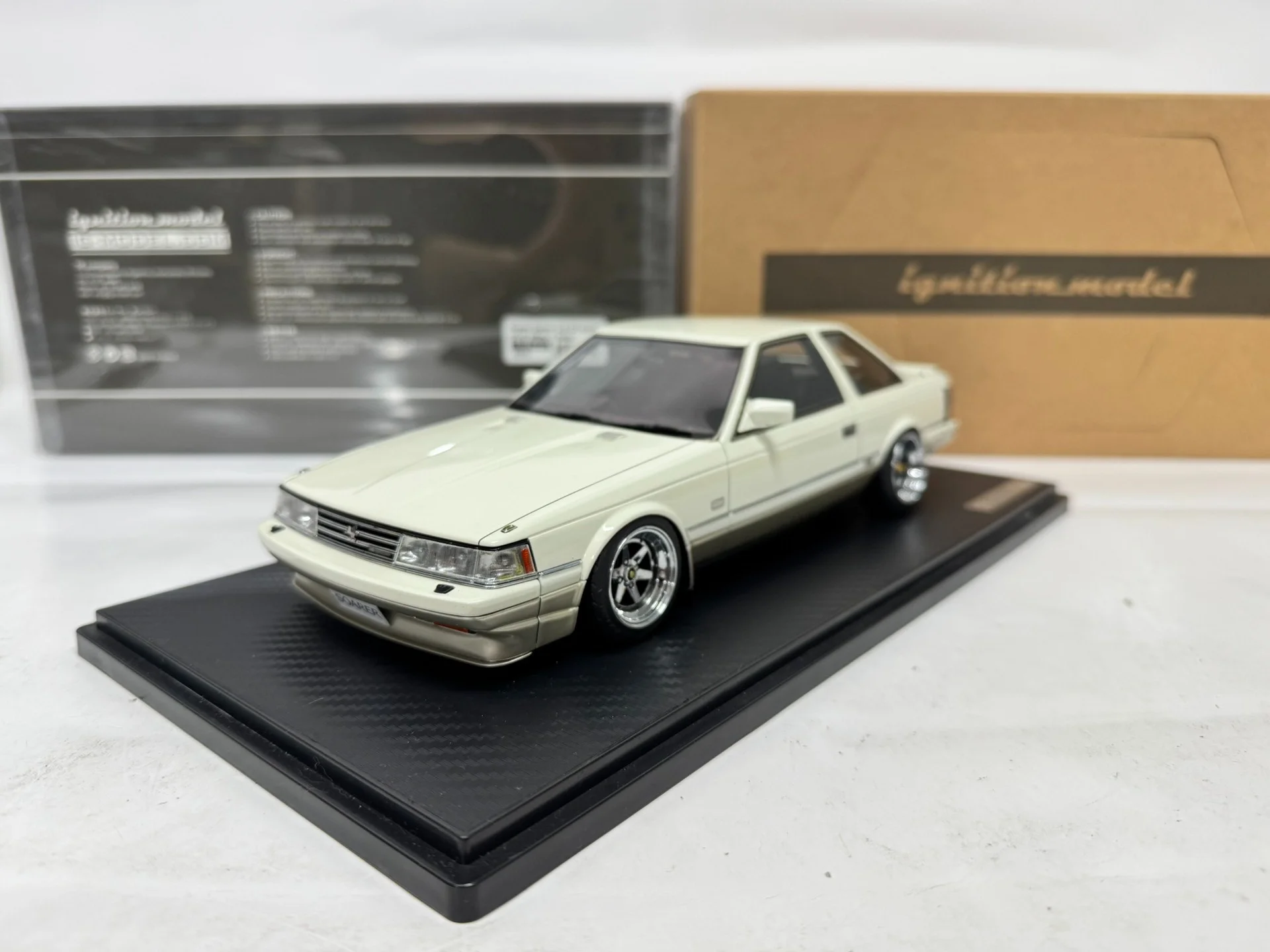 IG 1:18 Soarer Z10 White JDM Simulation Limited Edition Resin Metal Static Car Model Toy Gift
IG 1:18 Soarer Z10 White JDM Simulation Limited Edition Resin Metal Static Car Model Toy Gift
