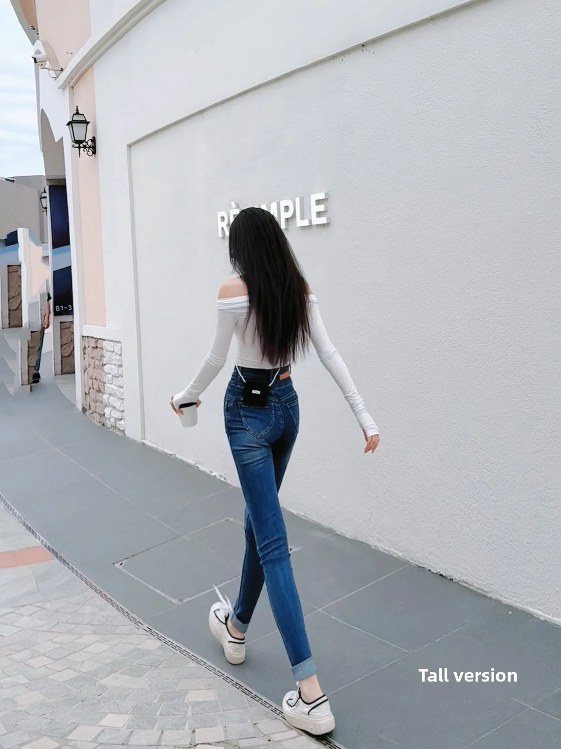 Высокая талия, удлиненная длина, ретро цвет, облегающие женские джинсы, брюки-бутки, винтажные брюки из эластичной джинсовой ткани средней длины, застежка на пуговицах
Высокая талия, удлиненная длина, ретро цвет, облегающие женские джинсы, брюки-бутки, винтажные брюки из эластичной джинсовой ткани средней длины, застежка на пуговицах