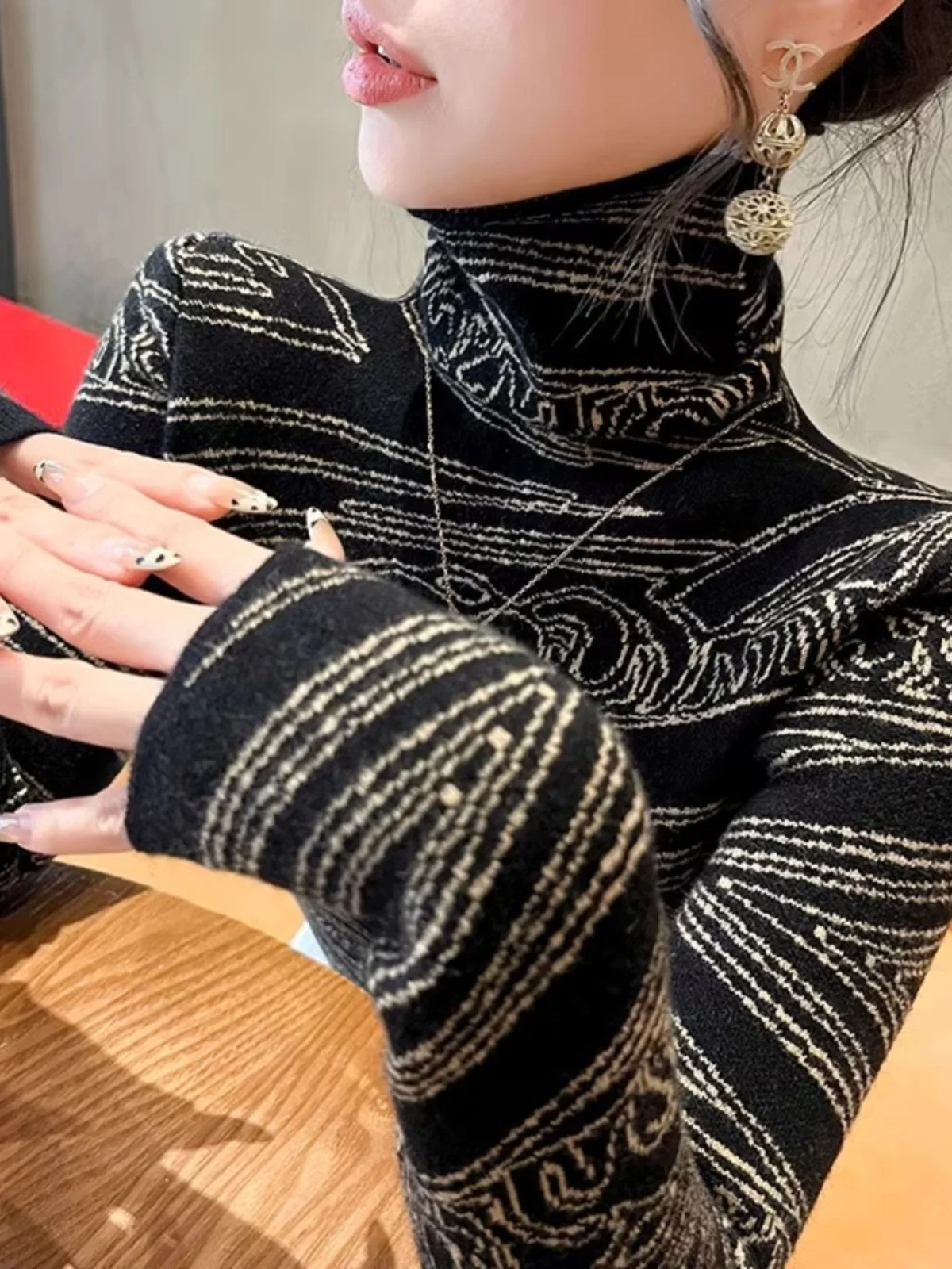 Faionable Knitted Base irt Women's Inner Wear f High Collar Print Overhead Top for Autumn Winter Sli And Trendy
Faionable Knitted Base irt Women's Inner Wear f High Collar Print Overhead Top for Autumn Winter Sli And Trendy