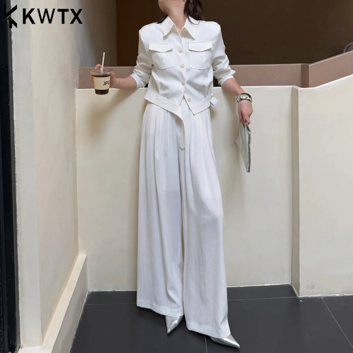 KWTX женский комплект из 2 предметов с высокой талией, широкие брюки, укороченный топ с завязкой на талии, однотонный, повседневный, элегантный, для похудения, премиум 2025 г.
KWTX женский комплект из 2 предметов с высокой талией, широкие брюки, укороченный топ с завязкой на талии, однотонный, повседневный, элегантный, для похудения, премиум 2025 г.