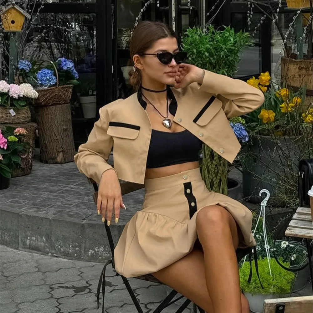 Temperament Women's Shorts Set Loose Solid Color Street Style 2 Piece Set Long Sleeve Short Top Shorts Two Pieces Sets For Woman
Temperament Women's Shorts Set Loose Solid Color Street Style 2 Piece Set Long Sleeve Short Top Shorts Two Pieces Sets For Woman