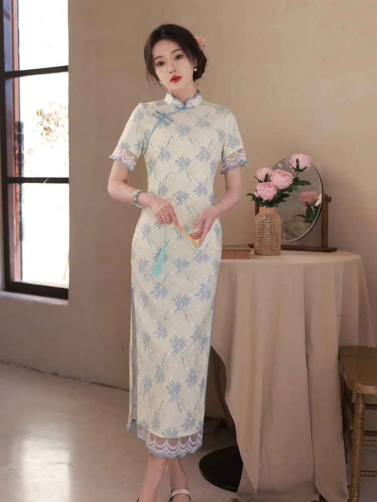 Women Costumes Modern Mandarin Collar Qipao Fashion Improved Cheongsam Blue Floral Print Short Sleeve Vintage Dress
Women Costumes Modern Mandarin Collar Qipao Fashion Improved Cheongsam Blue Floral Print Short Sleeve Vintage Dress
