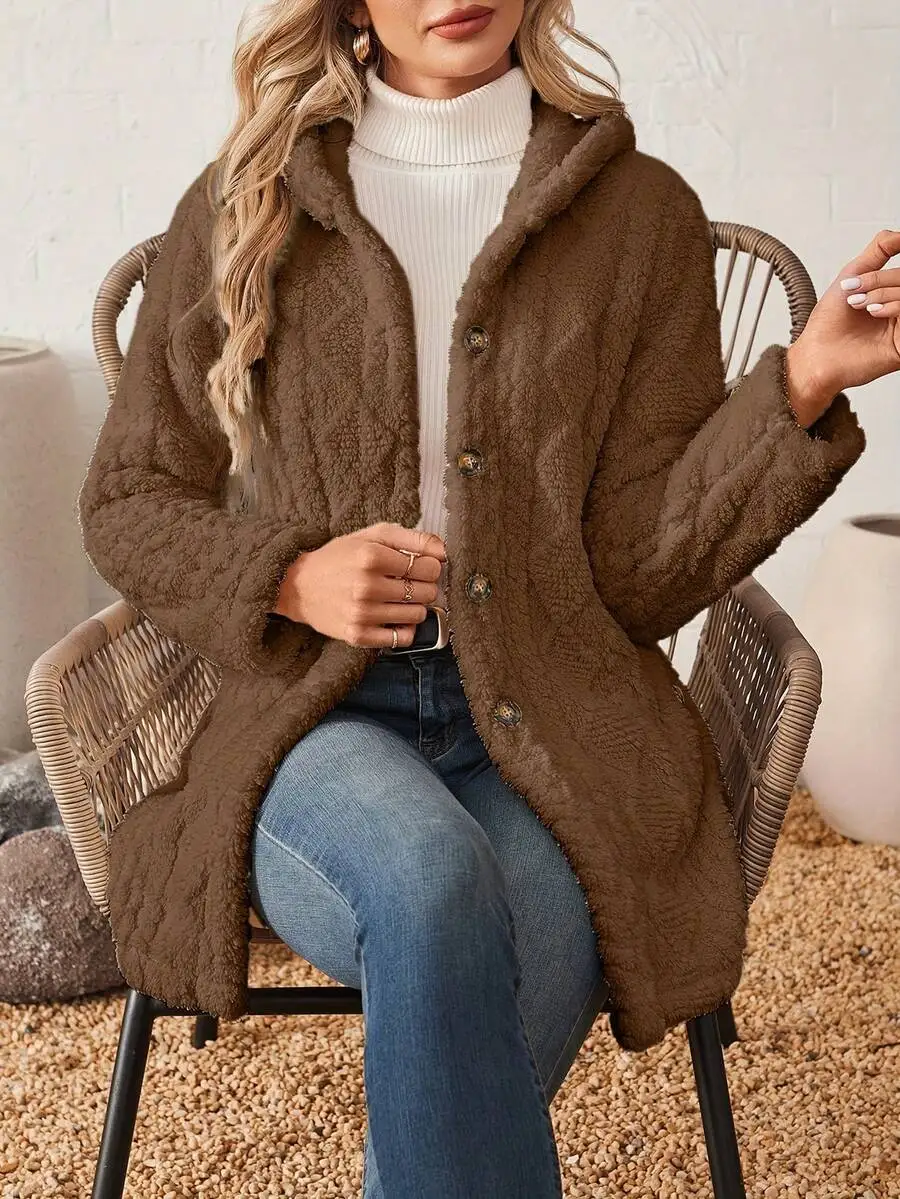 Женская уютная куртка с капюшоном из искусственного меха на пуговицах, теплая повседневная зимняя куртка
Женская уютная куртка с капюшоном из искусственного меха на пуговицах, теплая повседневная зимняя куртка