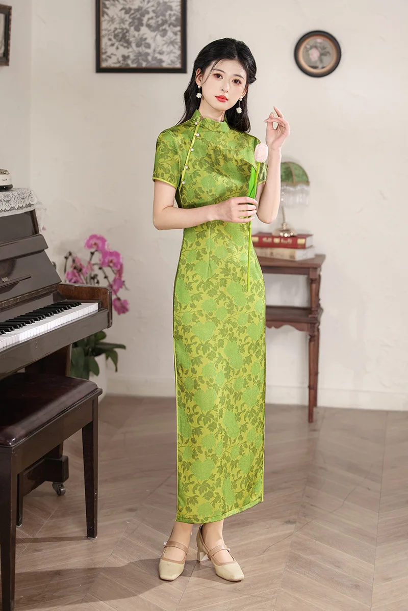 Summer Women Green Chinese Tradition Style Satin Cheongsam Female Mandarin Collar Long Qipao Dress
Summer Women Green Chinese Tradition Style Satin Cheongsam Female Mandarin Collar Long Qipao Dress