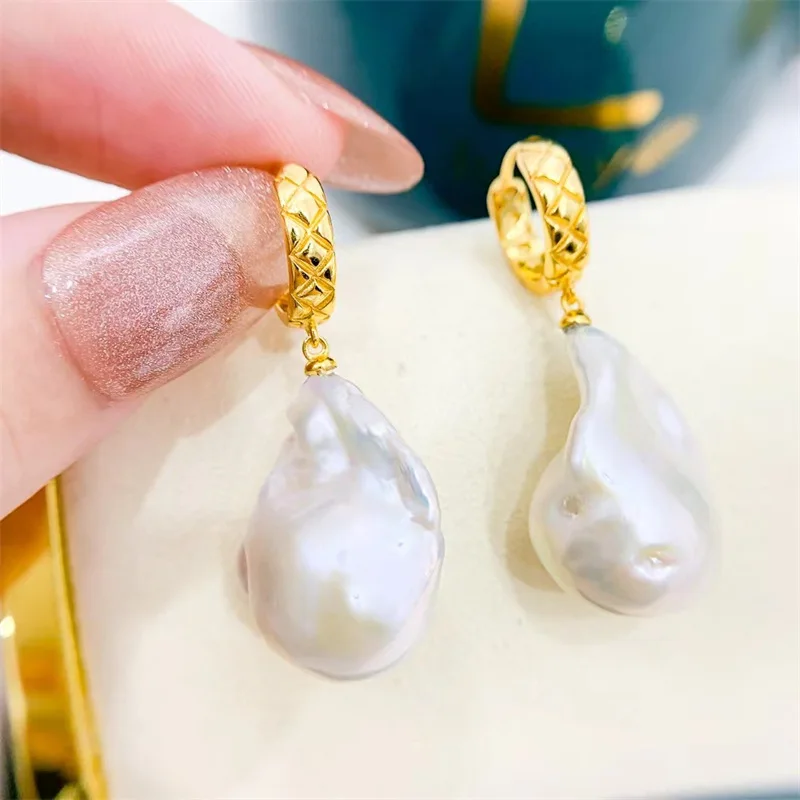 huge mini AAAA 14-20mm south sea white Baroque Pearl Earrings 925s Copper gold-plated sparkling T-shaped zircon
huge mini AAAA 14-20mm south sea white Baroque Pearl Earrings 925s Copper gold-plated sparkling T-shaped zircon