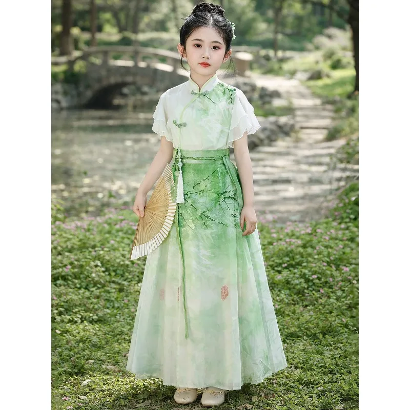 Fresh and antique Tang clothing, summer thin children's horse skirt Sinology performance literary wear suit
Fresh and antique Tang clothing, summer thin children's horse skirt Sinology performance literary wear suit