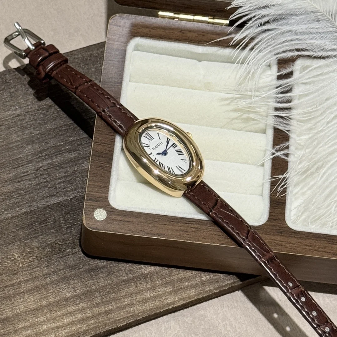 Fashion Design Simple Women Watches Luxury Design Leather Watch Ladies Quartz Womens Small Wristwatch Exquisite Gift
Fashion Design Simple Women Watches Luxury Design Leather Watch Ladies Quartz Womens Small Wristwatch Exquisite Gift