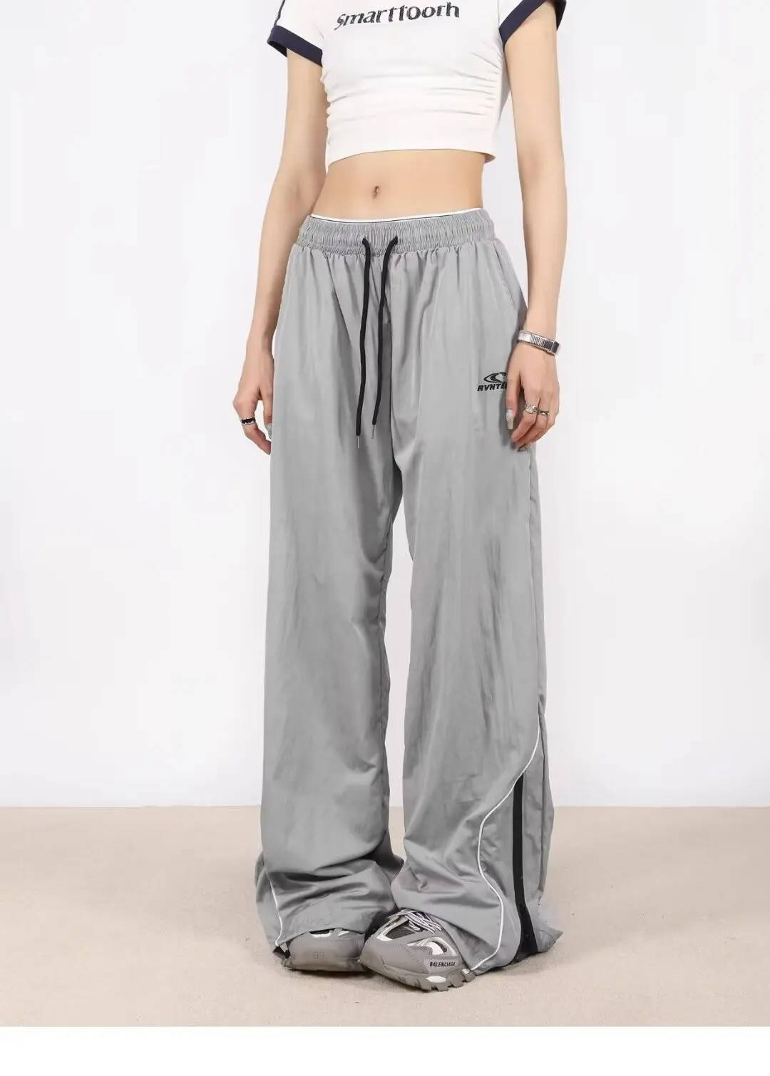 Women's Summer Sweet Cool Casual Wide Leg Pants good Dopamine Cool Handsome Work Pants Thin Loose Straight Tube Drop Feel
Women's Summer Sweet Cool Casual Wide Leg Pants good Dopamine Cool Handsome Work Pants Thin Loose Straight Tube Drop Feel