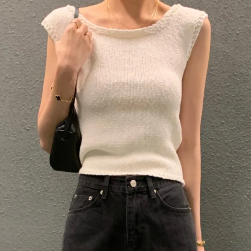 Summer Chic Backless Knitted Sweater Women's Sleeveless Vest Top Trendy Tie Design Knitwear Polyester Fiber round Neck Regula...
Summer Chic Backless Knitted Sweater Women's Sleeveless Vest Top Trendy Tie Design Knitwear Polyester Fiber round Neck Regula...