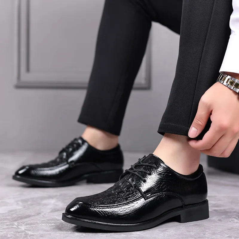 Модные мужские модельные туфли из крокодиловой кожи, мужские повседневные оксфорды с острым носком, мужские деловые офисные оксфорды на шнуровке 
Модные мужские модельные туфли из крокодиловой кожи, мужские повседневные оксфорды с острым носком, мужские деловые офисные оксфорды на шнуровке