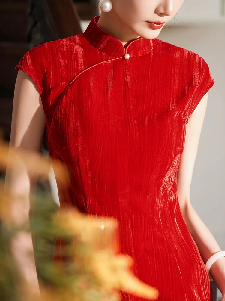 Красный бархат Qipao Wedding Dr Engaging Chinese Sle New Bride с низким вырезом и высоким воротником, длинным рукавом в стиле ретро для свадьбы...
Красный бархат Qipao Wedding Dr Engaging Chinese Sle New Bride с низким вырезом и высоким воротником, длинным рукавом в стиле ретро для свадьбы...