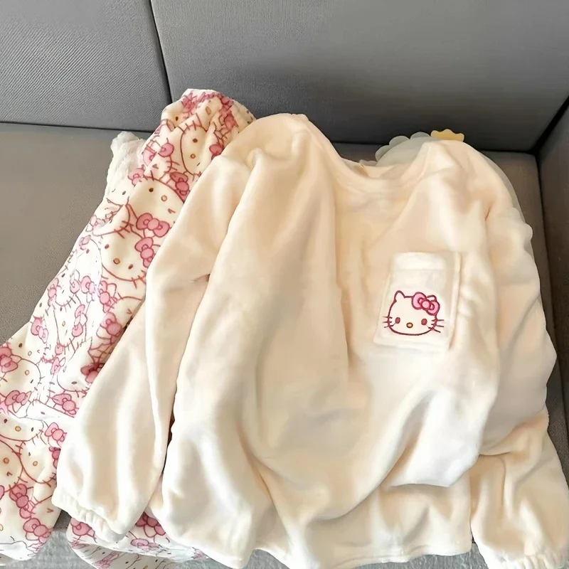 Sanrio мультфильм японские Hello Kitty вещи пижамы Женские Фланелевые зимние новые плюс утолщенные бархатные милые сохраняющие тепло пижамы
Sanrio мультфильм японские Hello Kitty вещи пижамы Женские Фланелевые зимние новые плюс утолщенные бархатные милые сохраняющие тепло пижамы