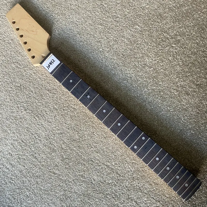 JN432 DIY Guitar Parts Custom Order Semi Finishing 6 String Tremolo Guitar Neck No Paints Surface Dirty& Tiny Damages Wokrs
JN432 DIY Guitar Parts Custom Order Semi Finishing 6 String Tremolo Guitar Neck No Paints Surface Dirty& Tiny Damages Wokrs