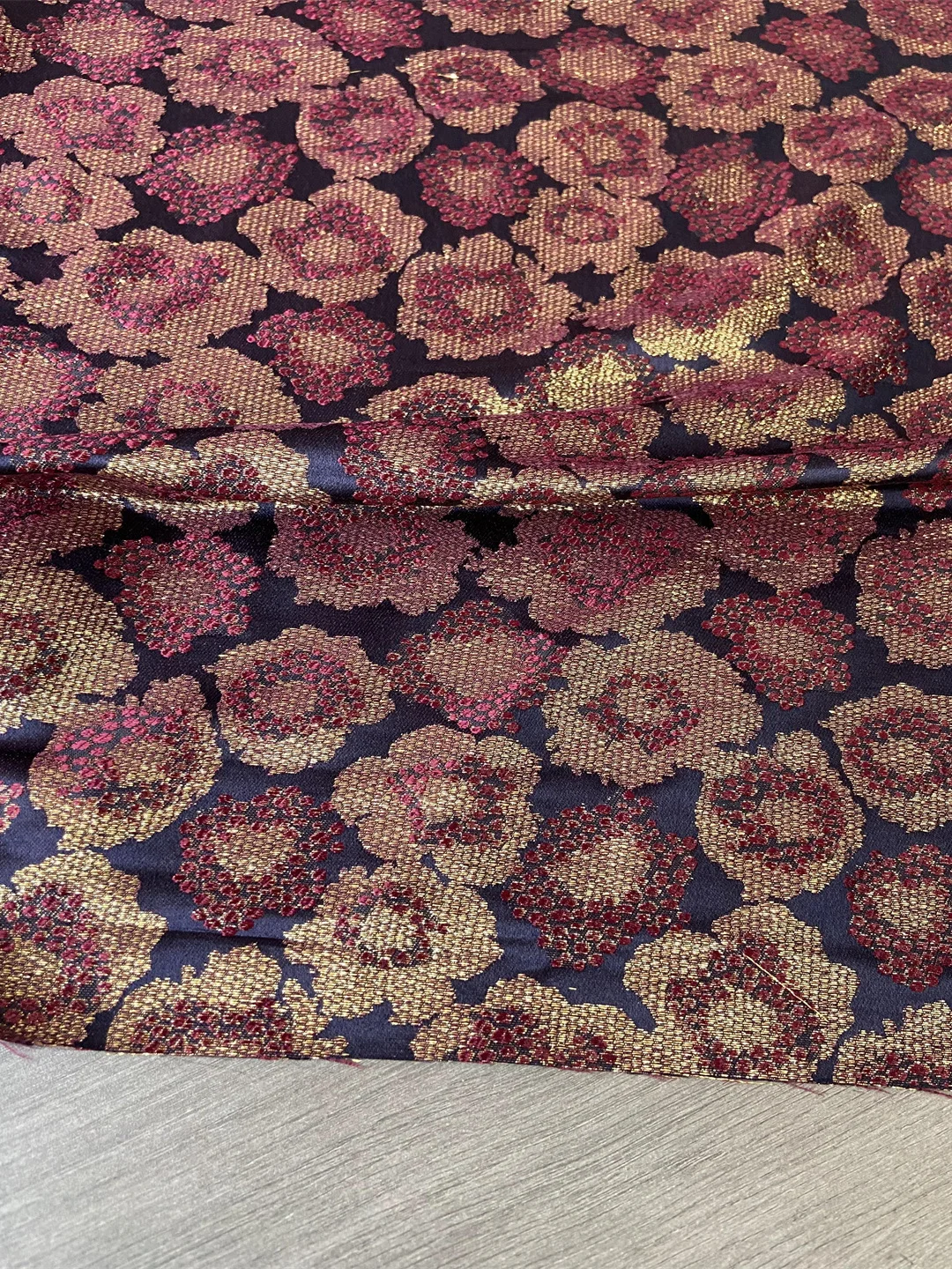 Retro Chinese Sle Silk Fabric Bright Tead Embroidery Faion s Material Tussah Silk True Silk f Meter Cus
Retro Chinese Sle Silk Fabric Bright Tead Embroidery Faion s Material Tussah Silk True Silk f Meter Cus